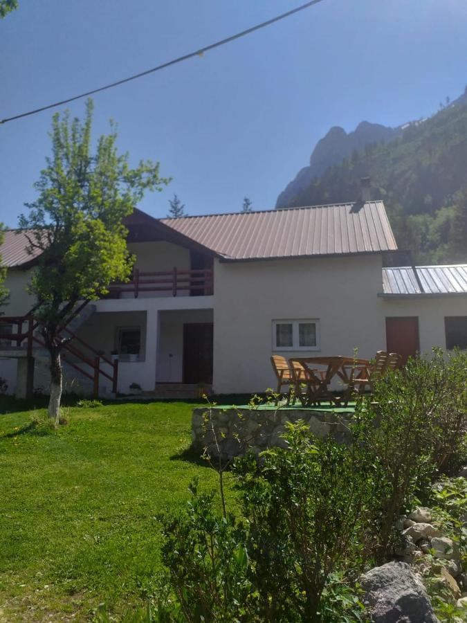 Bujtina Arlindi Bed & Breakfast Valbone Exterior photo