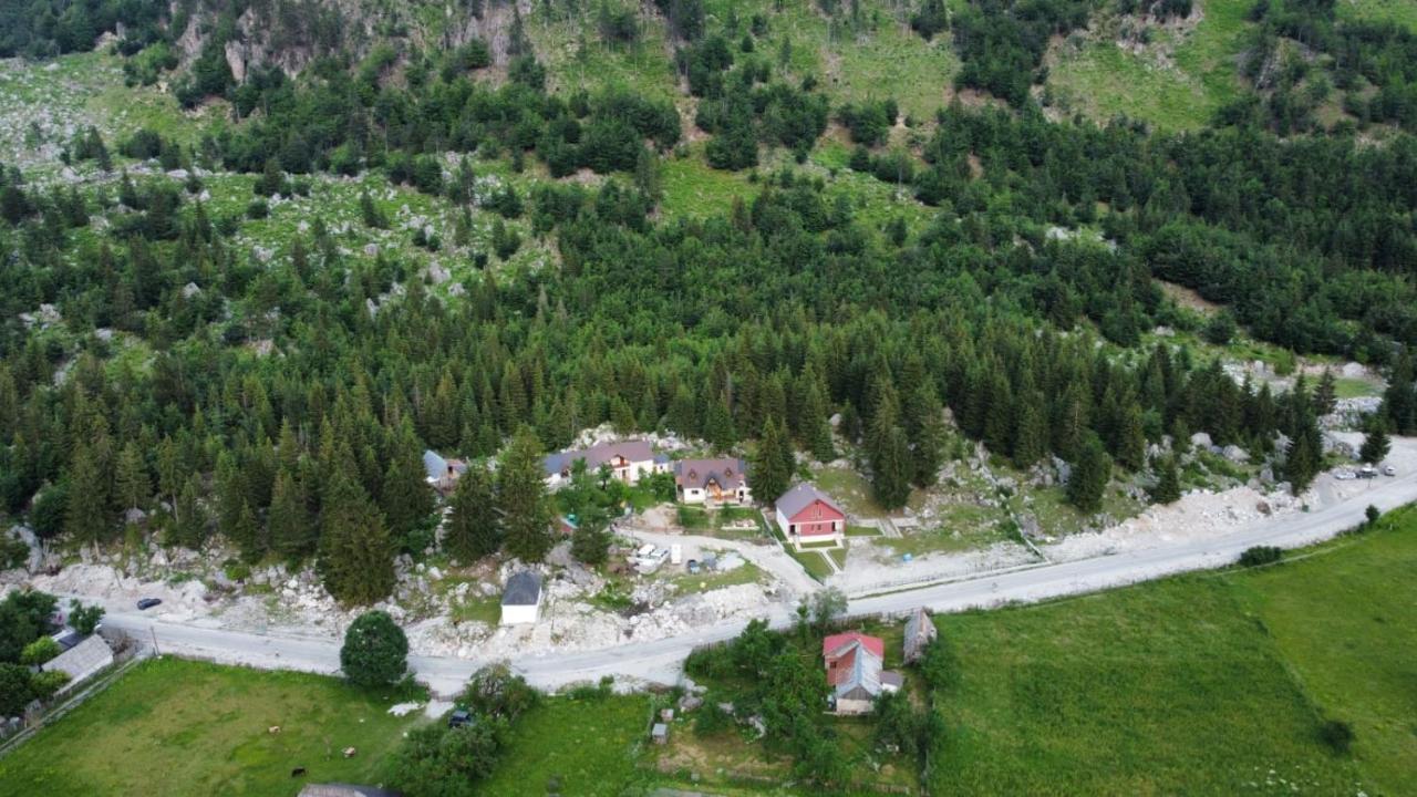 Bujtina Arlindi Bed & Breakfast Valbone Exterior photo