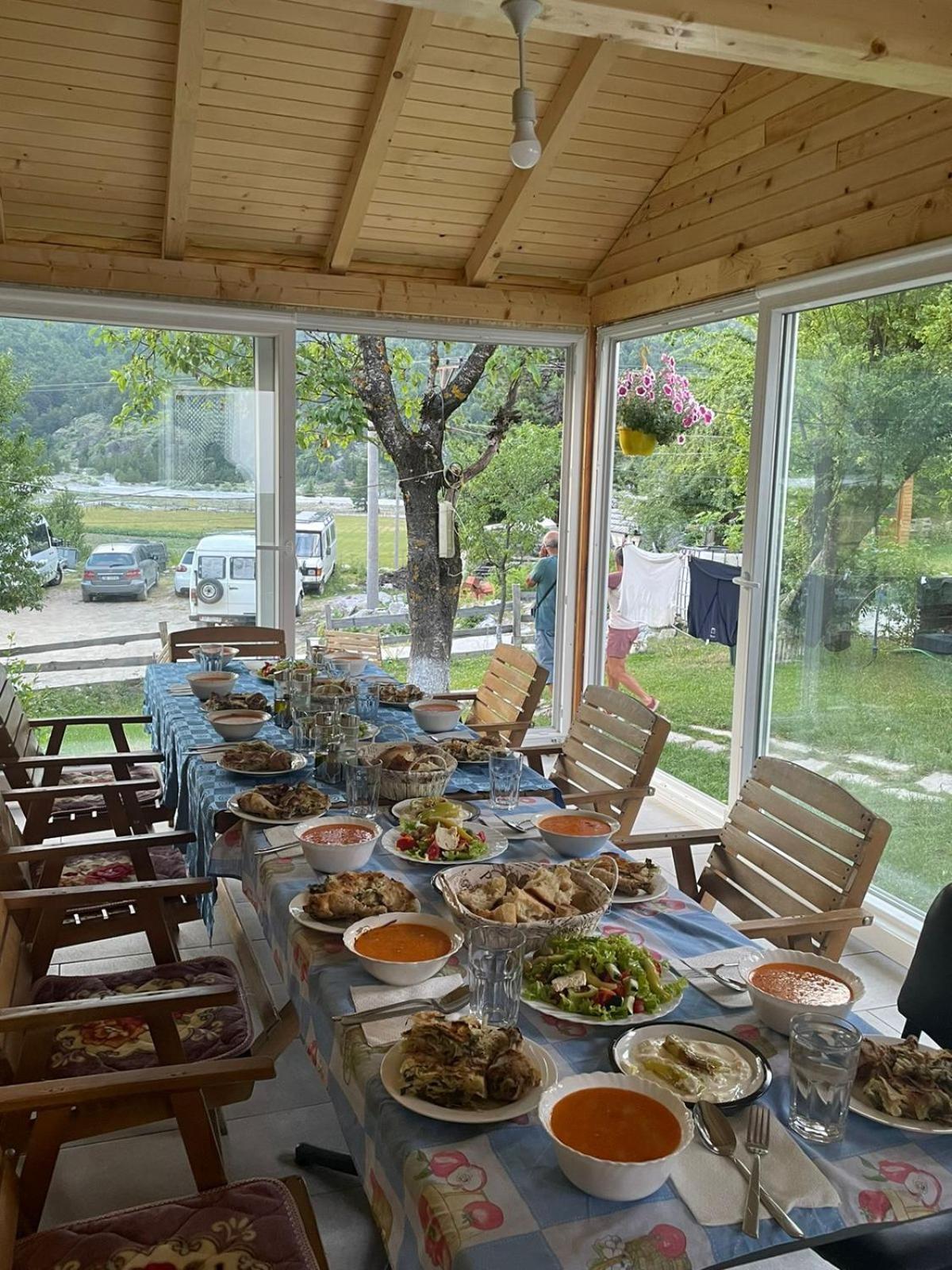 Bujtina Arlindi Bed & Breakfast Valbone Exterior photo