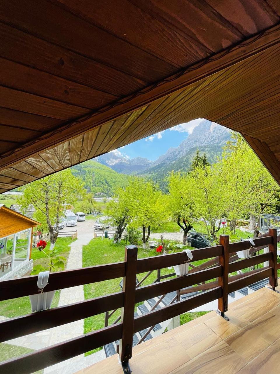 Bujtina Arlindi Bed & Breakfast Valbone Exterior photo